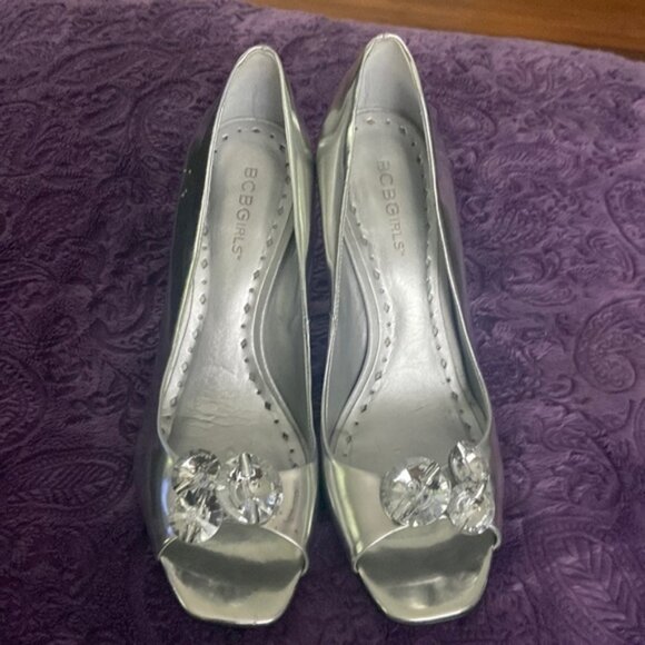 Silver BCBGirl heels‎ - Picture 1 of 3